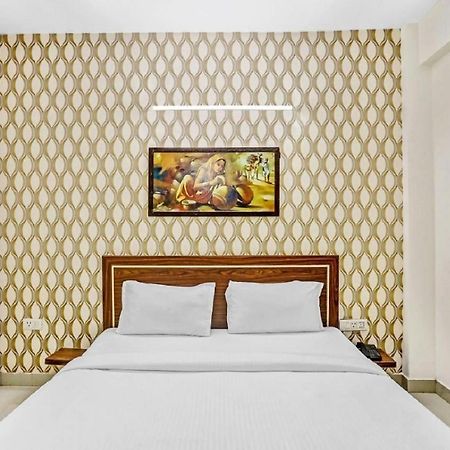 Hotel Noida Continental At Noida City Center Zewnętrze zdjęcie
