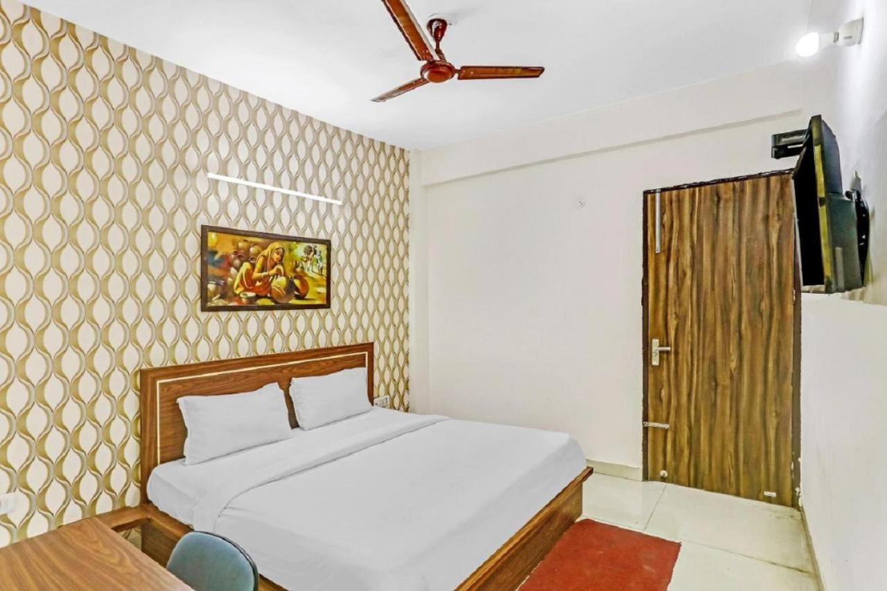 Hotel Noida Continental At Noida City Center Zewnętrze zdjęcie