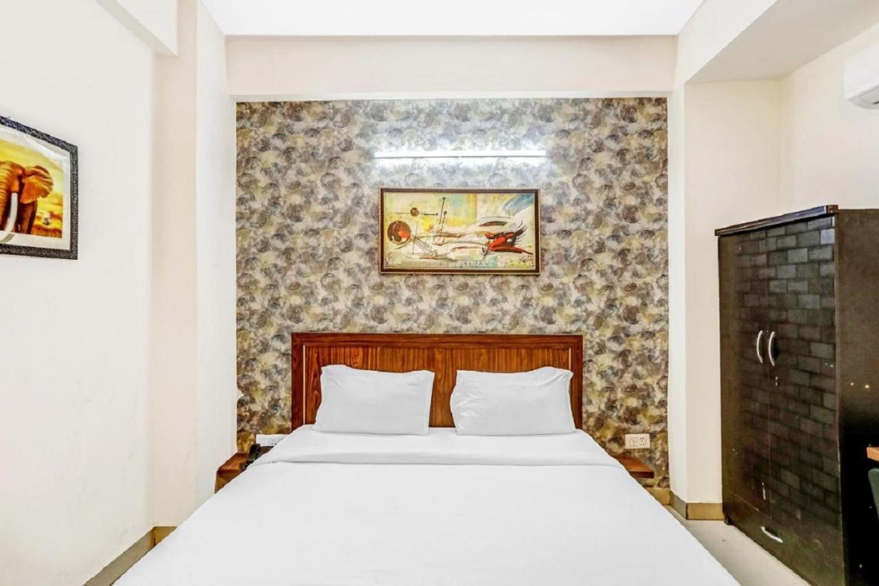 Hotel Noida Continental At Noida City Center Zewnętrze zdjęcie