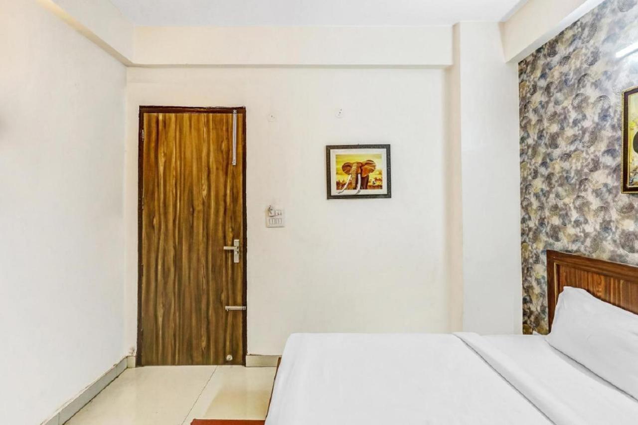 Hotel Noida Continental At Noida City Center Zewnętrze zdjęcie