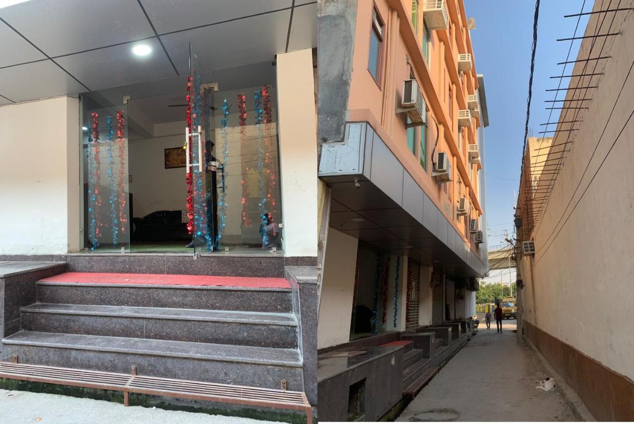 Hotel Noida Continental At Noida City Center Zewnętrze zdjęcie